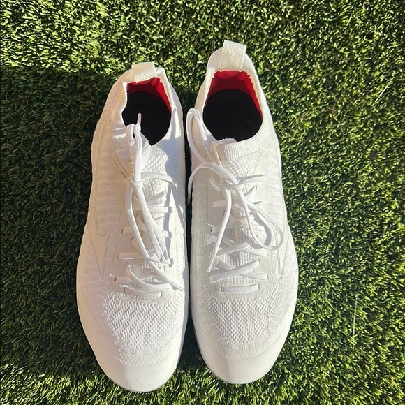 Mizuno Dominate Knit Women’s Softball Spike Metal Cleats Size 8 New w/o Tags - Picture 3 of 9